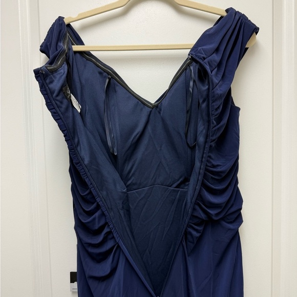 La Femme Womens size 8 Formal Dress Ruched Jersey Column Gown Navy Blue 30040 - Picture 9 of 12